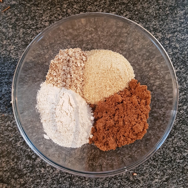 33693849_1978685468829815_2297898801479811072_n (1)