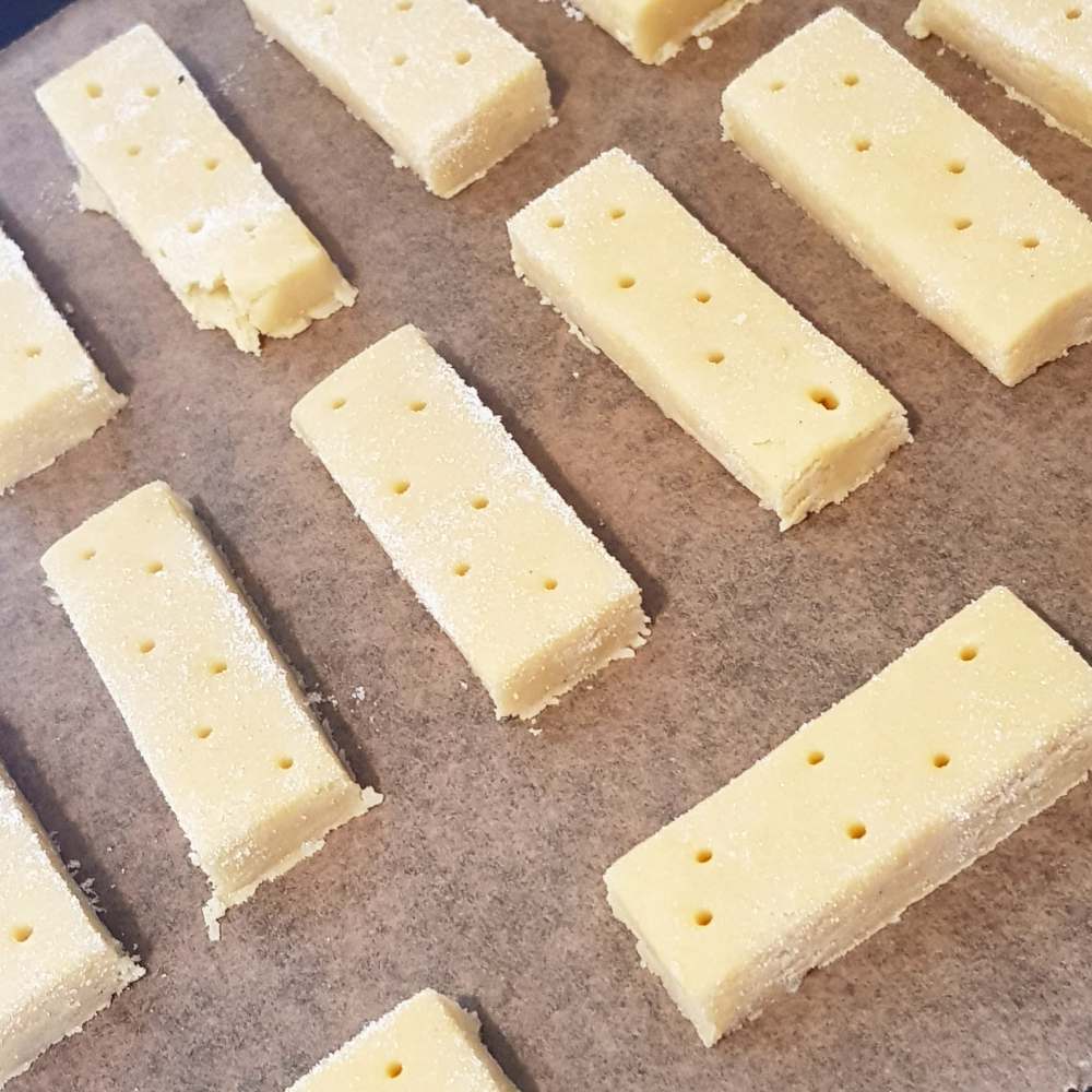 39522033_681774765492563_94127704395218944_n