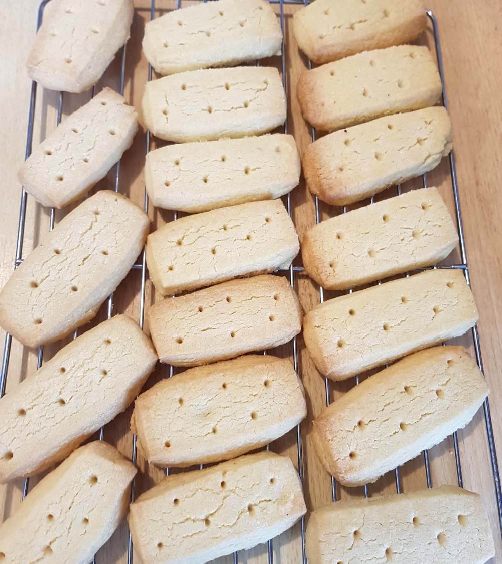 39569852_218480479017871_7161204203338072064_n